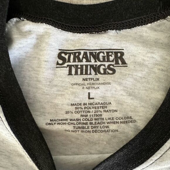 Netflix Stranger Things 3/4 Sleeve Graphic Tshirt | L - Picture 5 of 5